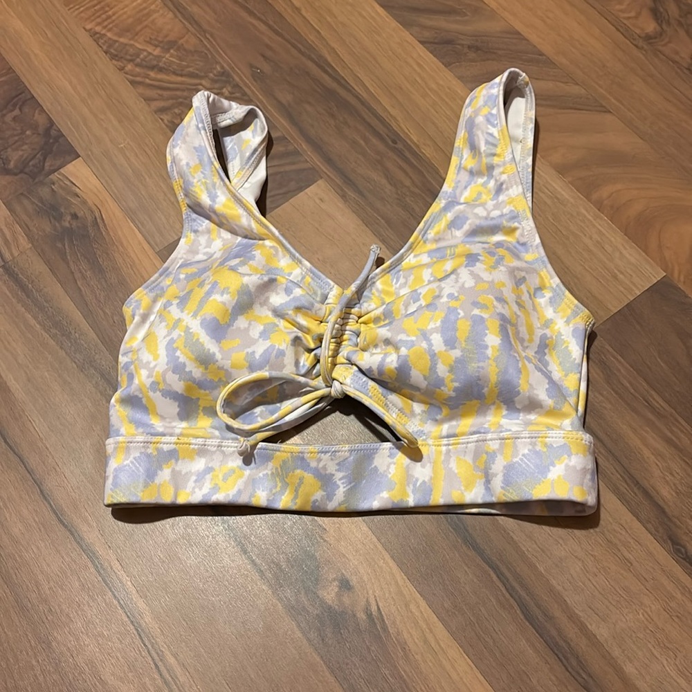 sports bra